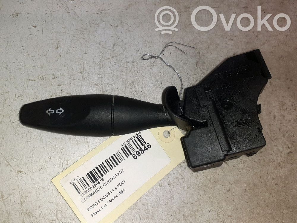 Ford Focus Steering wheel buttons/switches 