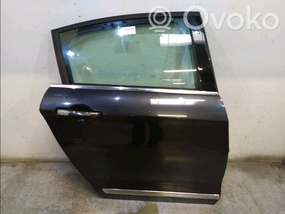 Aizmugurējās durvis   9008R8,9008R8