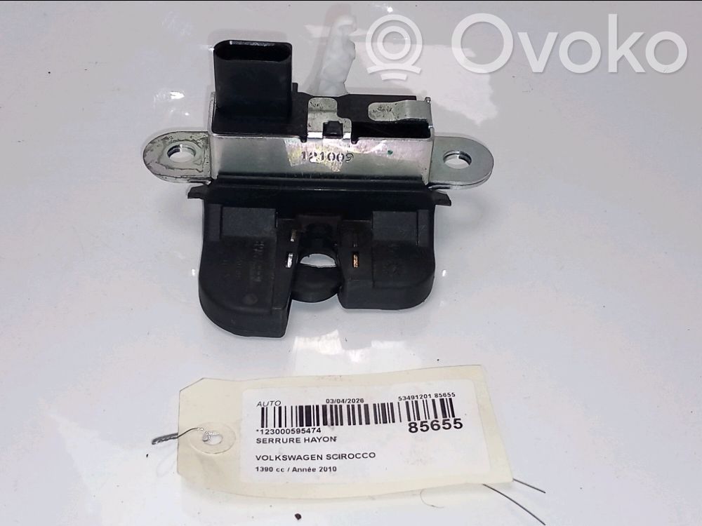 Volkswagen Scirocco Front door lock 