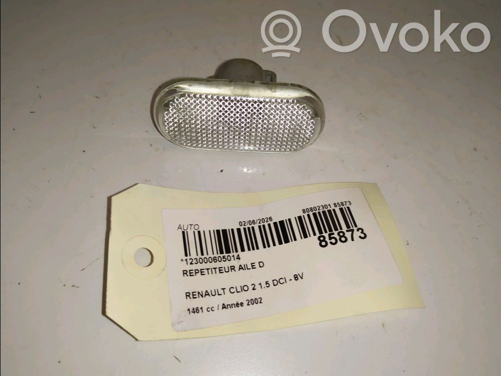 Front fender indicator light   8200257684,8200257684
