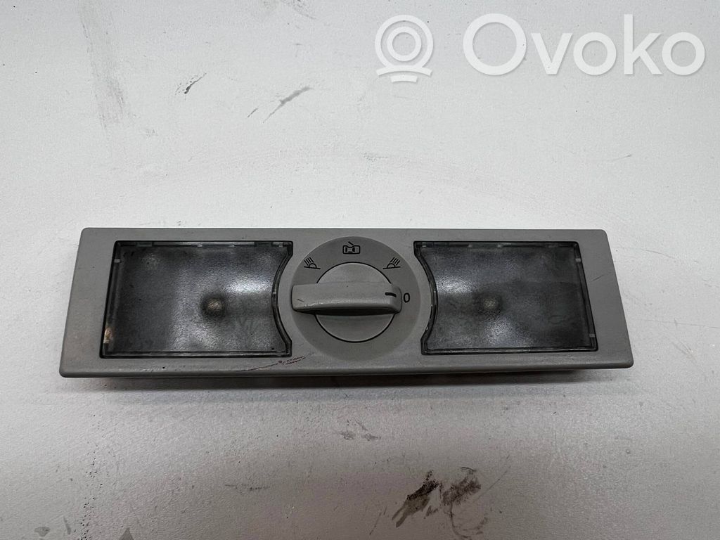 Volkswagen Touran II Galinių vietų apšvietimo žibintas 