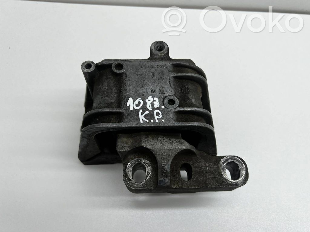 Volkswagen PASSAT B6 Engine mount bracket 