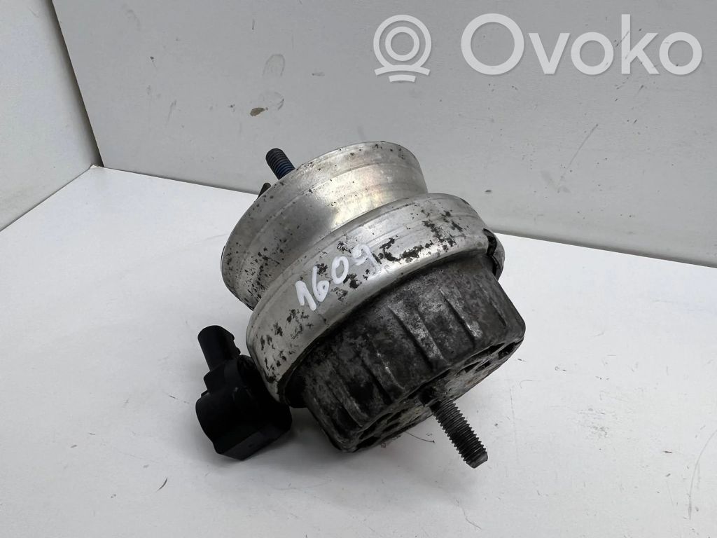 Audi A6 S6 C6 4F Engine mount bracket 