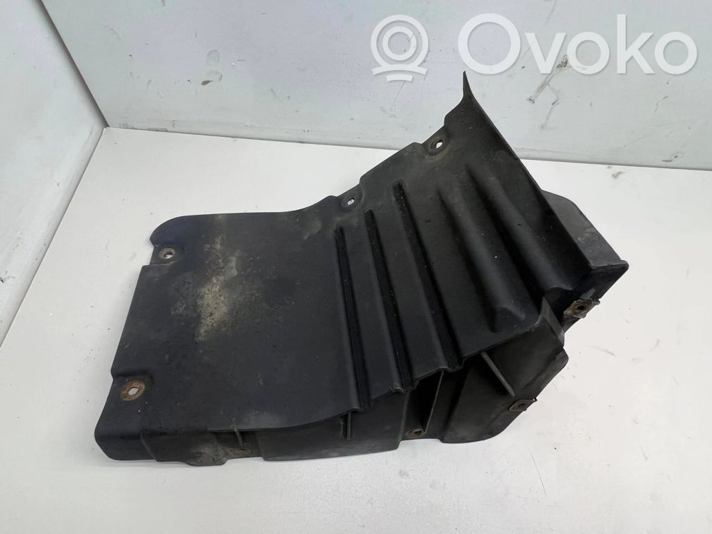 BMW 5 E60 E61 Подкрылок 