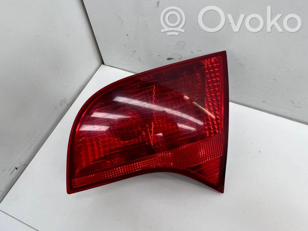 Audi A4 S4 B7 8E 8H Takaluukun takavalot 
