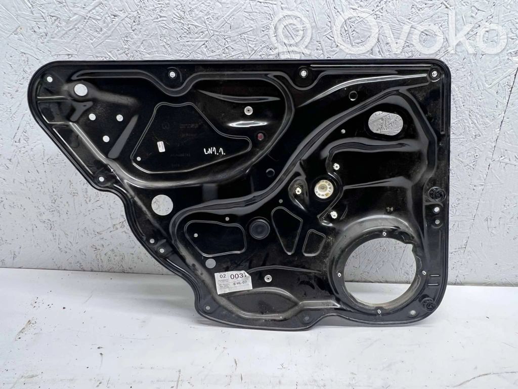 Volkswagen PASSAT B7 Mechanizm podnoszenia szyby tylnej bez silnika 