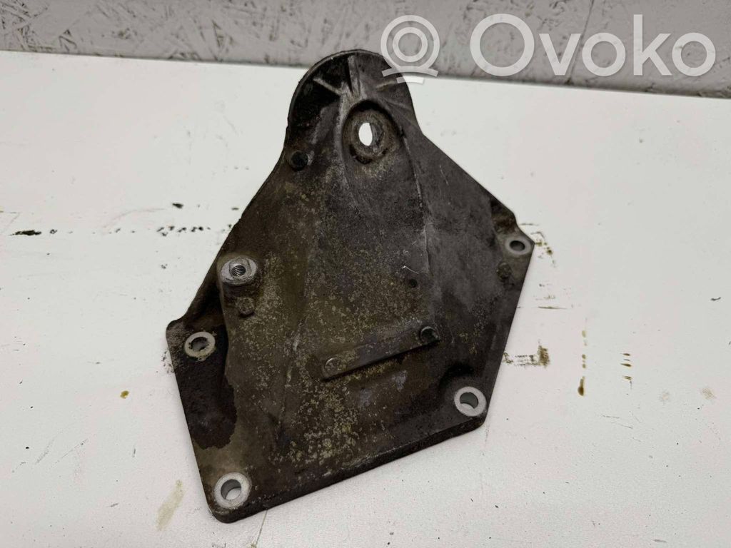 BMW 5 E60 E61 Engine mounting bracket 