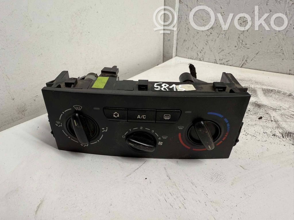 Peugeot 207 Climate control unit 