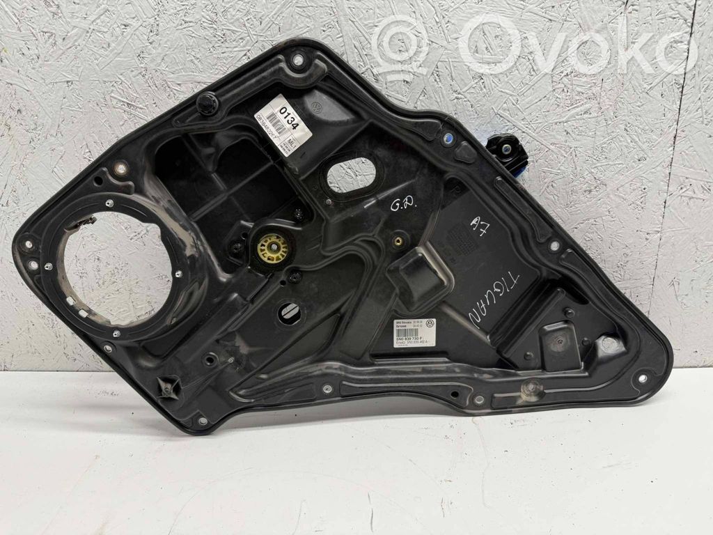 Volkswagen Tiguan Mechanizm podnoszenia szyby tylnej bez silnika 