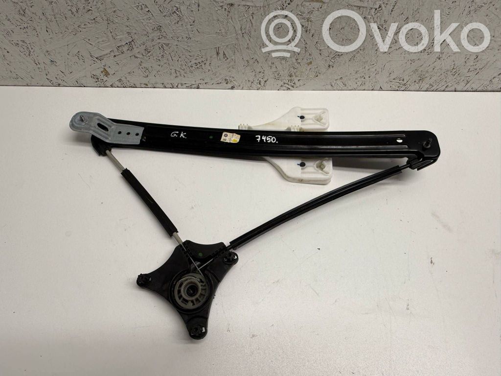 Skoda Karoq Mechanizm podnoszenia szyby tylnej bez silnika 