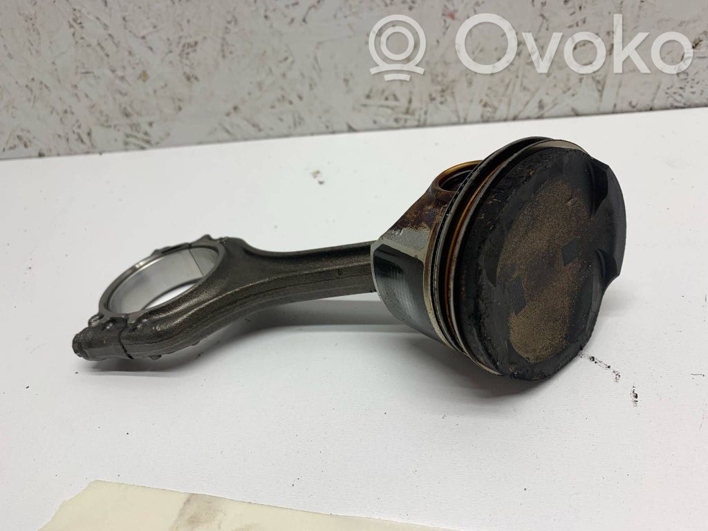 Skoda Karoq Piston with connecting rod 