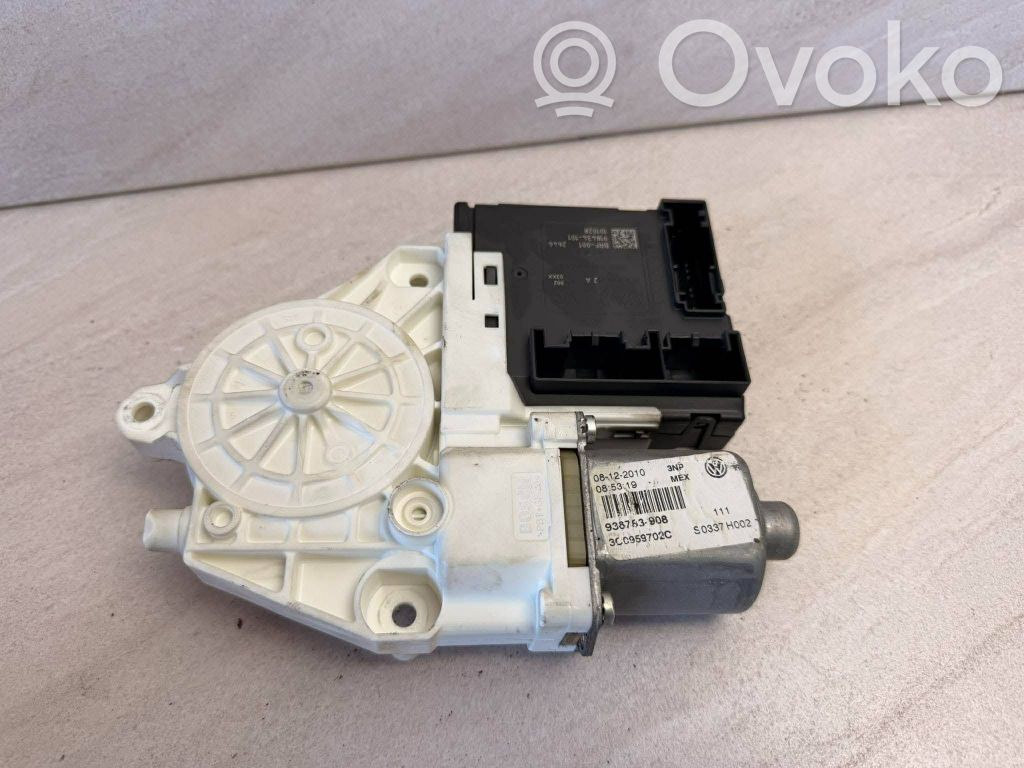 Volkswagen Jetta VI Silnik regulatora szyby drzwi przednich 