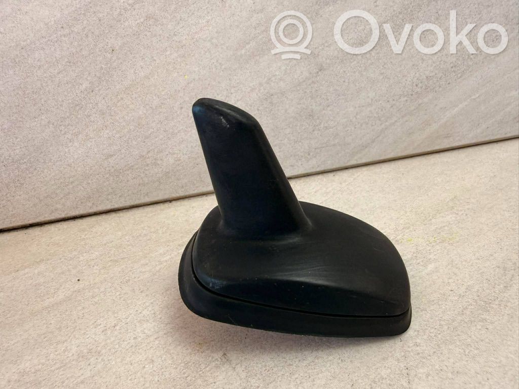 Volkswagen Jetta VI GPS-pystyantenni 
