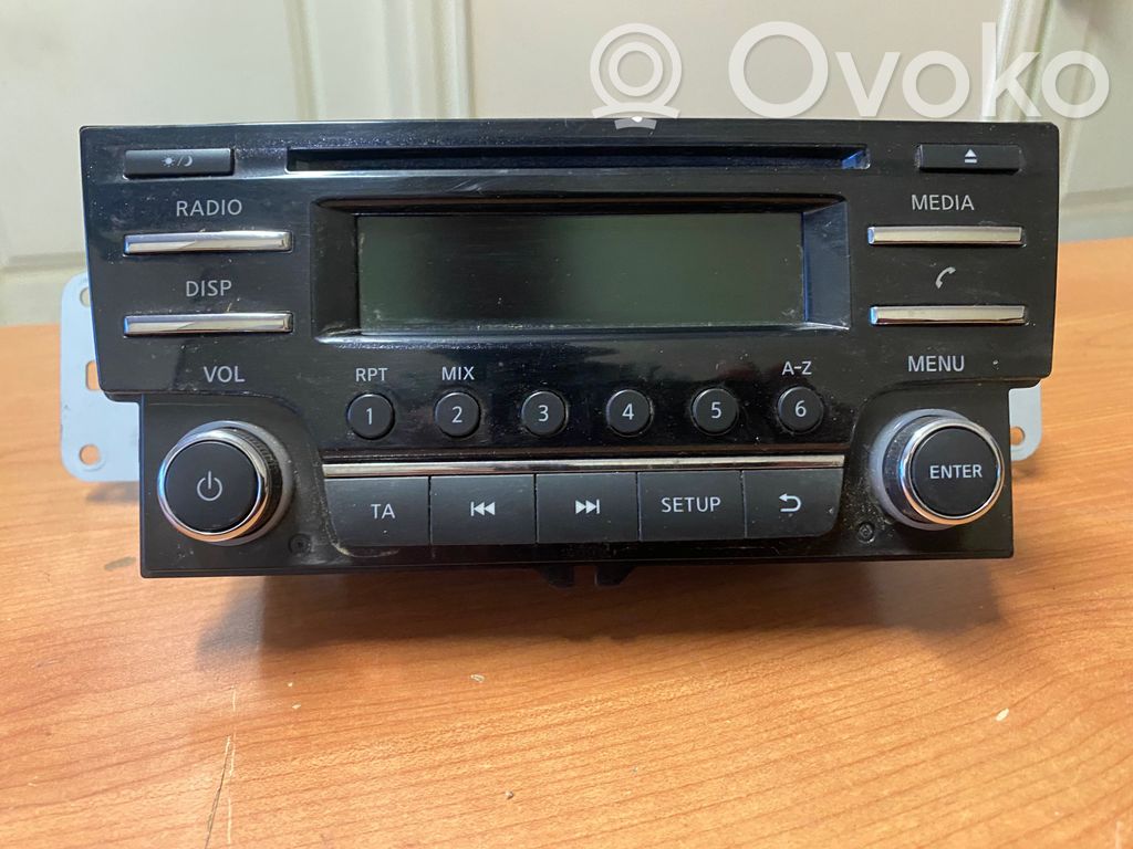 Nissan Navara D23 Panel / Radioodtwarzacz CD/DVD/GPS 