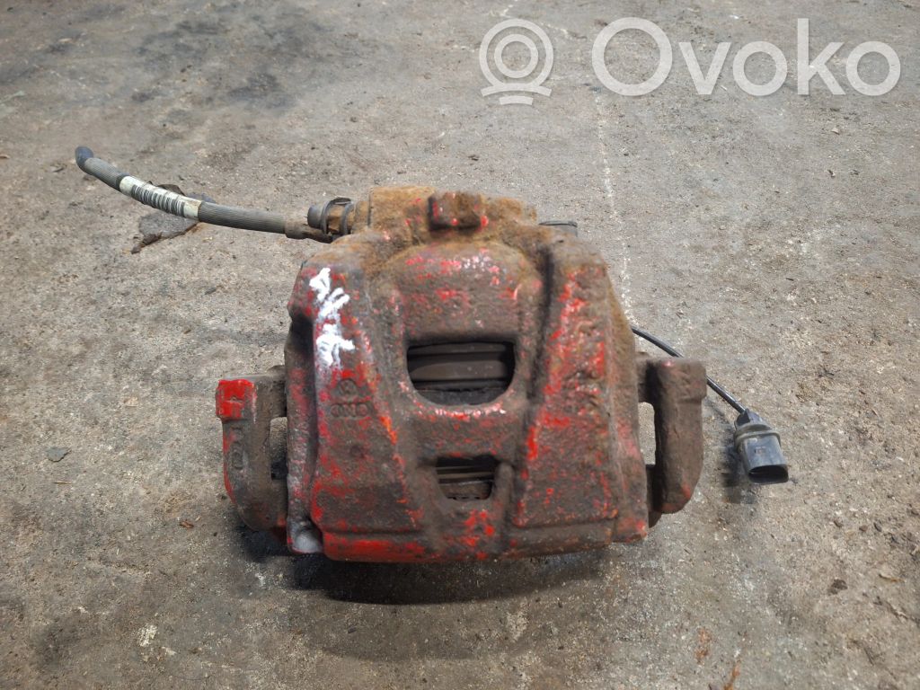 Audi A4 S4 B8 8K Zacisk hamulcowy przedni 