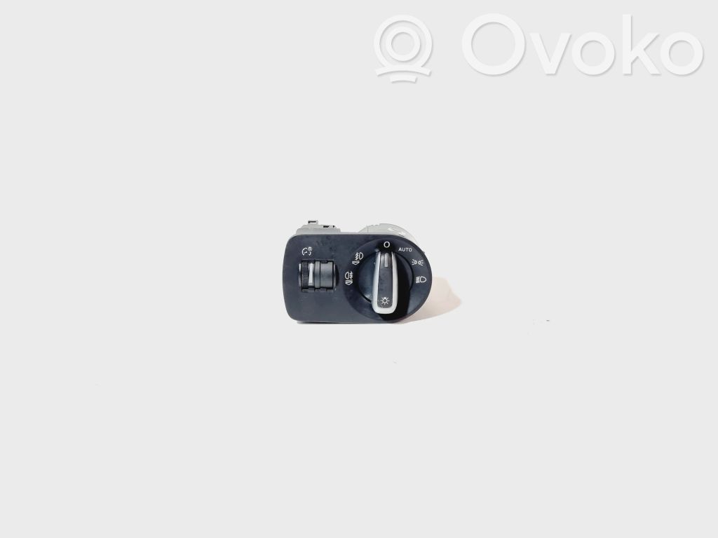Audi Q3 8U Light switch 