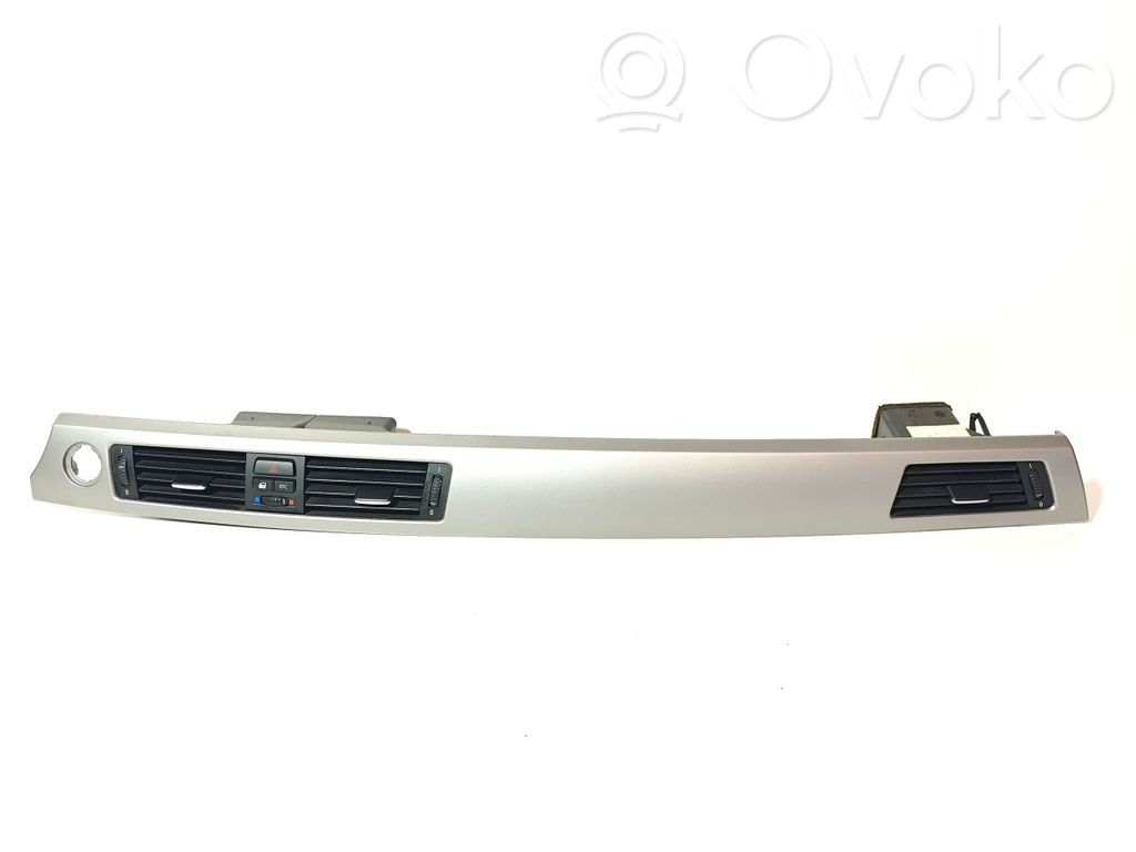 BMW 3 E90 E91 Centrinės oro grotelės 