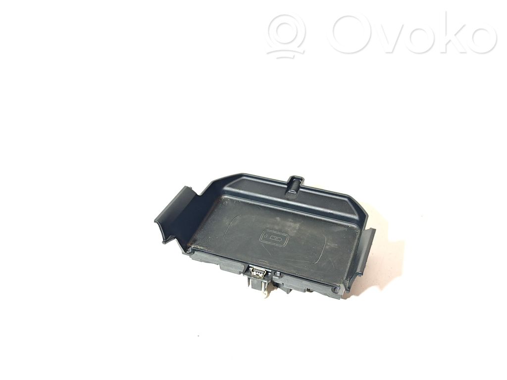 BMW 5 G30 G31 G38 Moduł ładowania bezprzewodowego 
