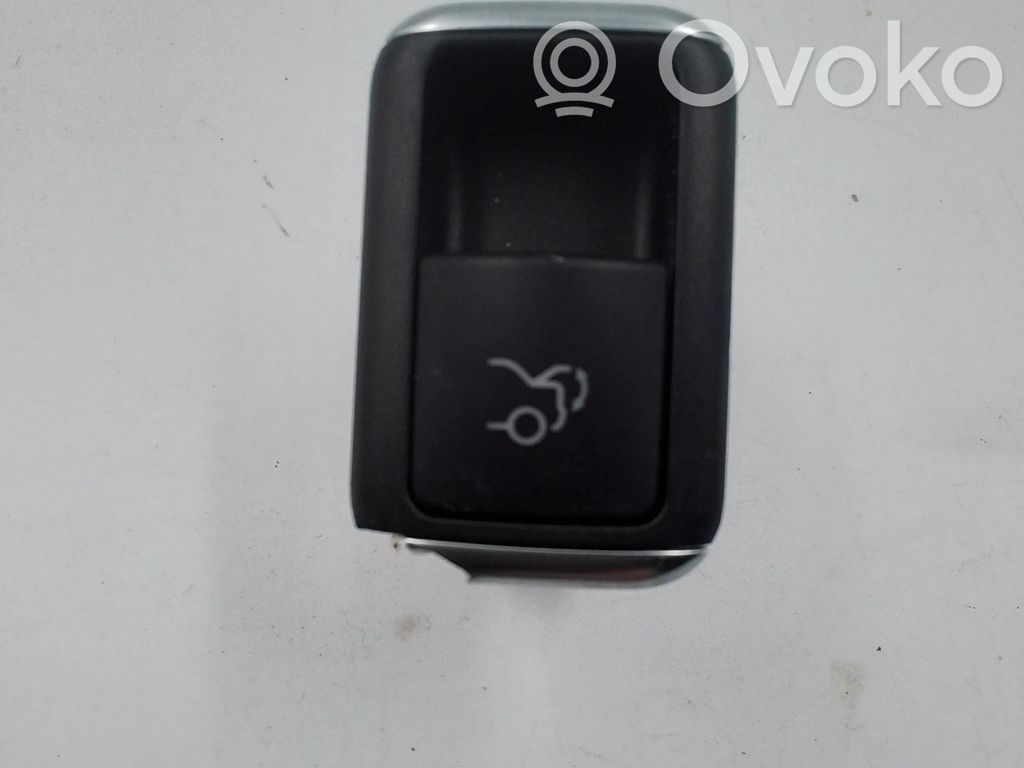 Mercedes-Benz E W212 Tailgate opening switch 