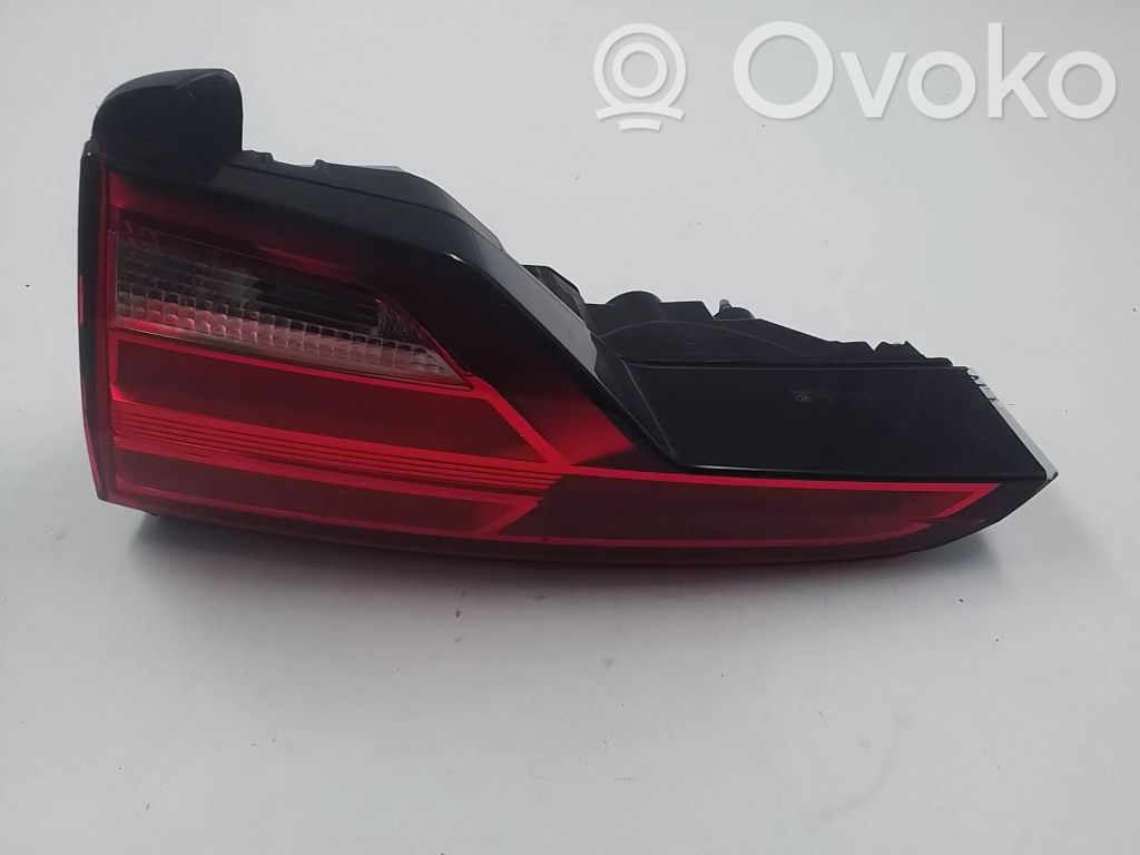 Audi A4 S4 B9 Aizmugurējais lukturis virsbūvē 