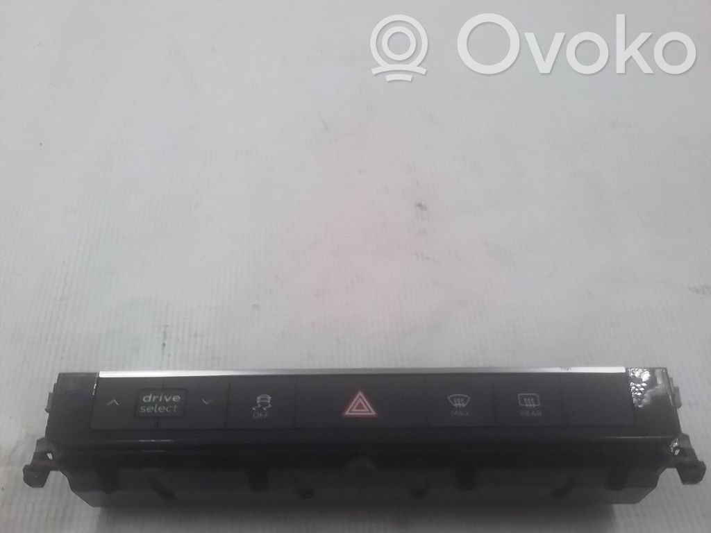 Audi e-tron Hazard light switch 