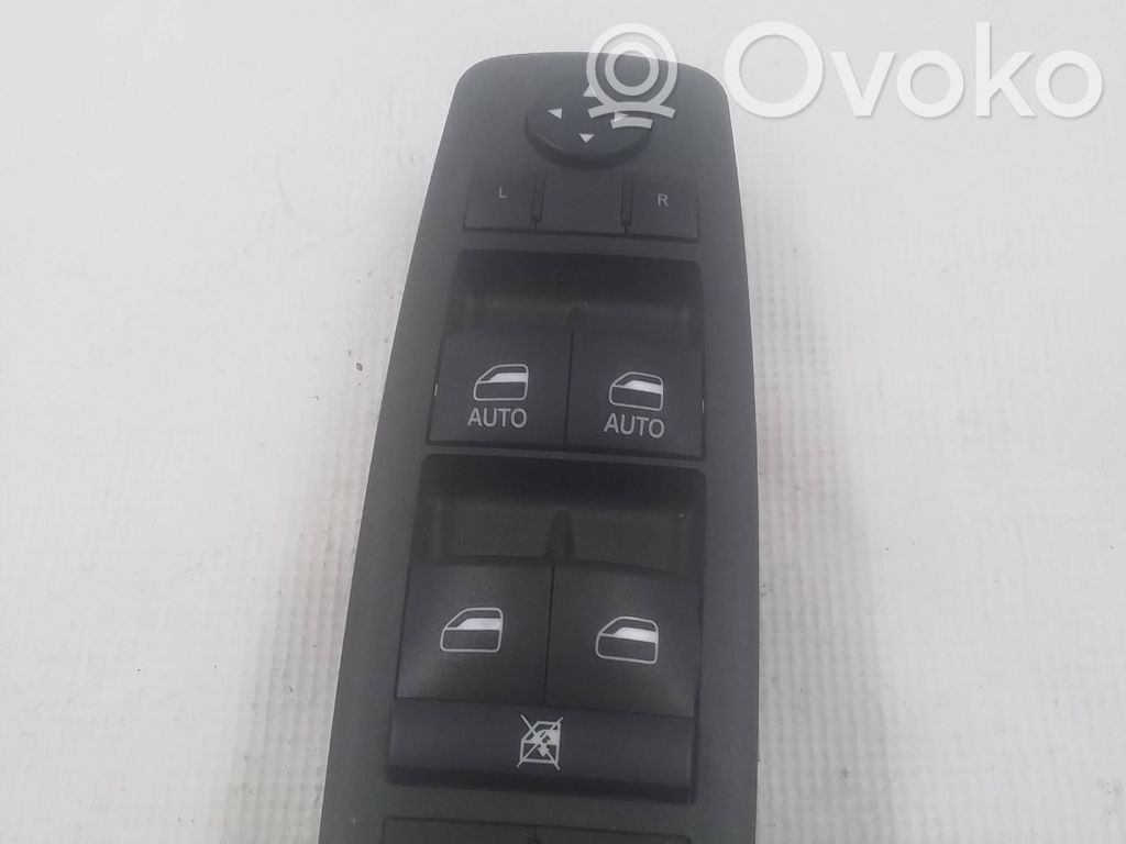 Chrysler Pacifica Elektrisko logu slēdzis 