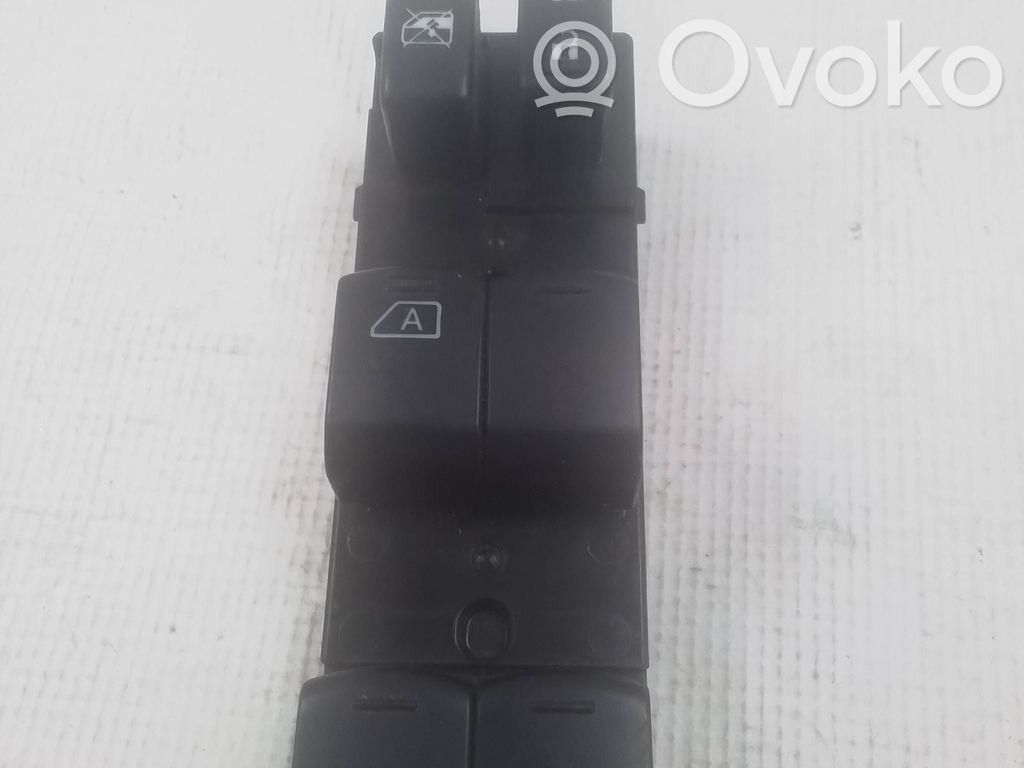 Subaru XV Electric window control switch 