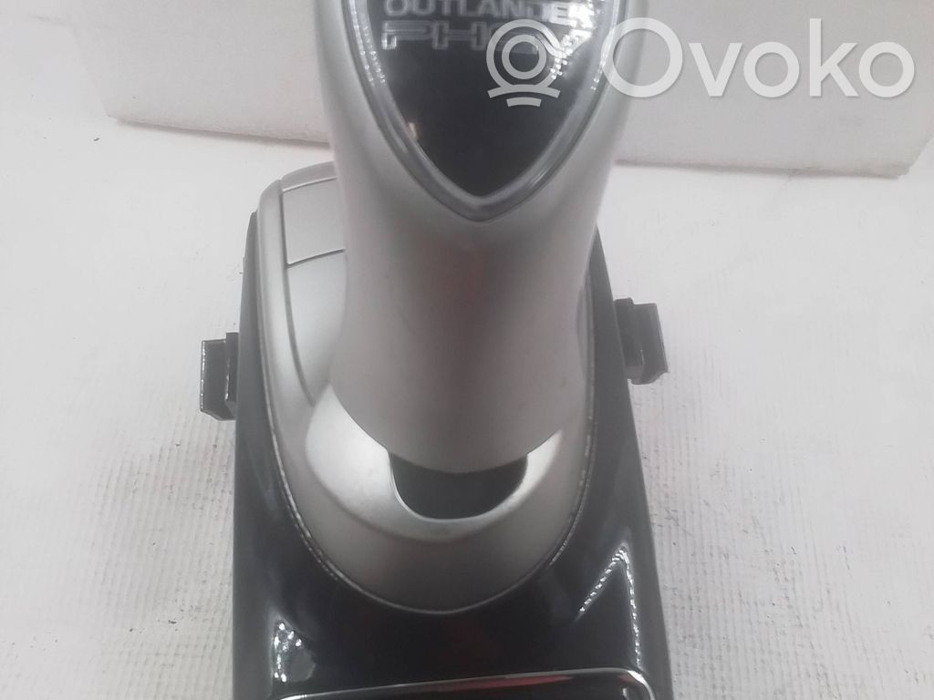 Mitsubishi Outlander Gear shifter/selector 