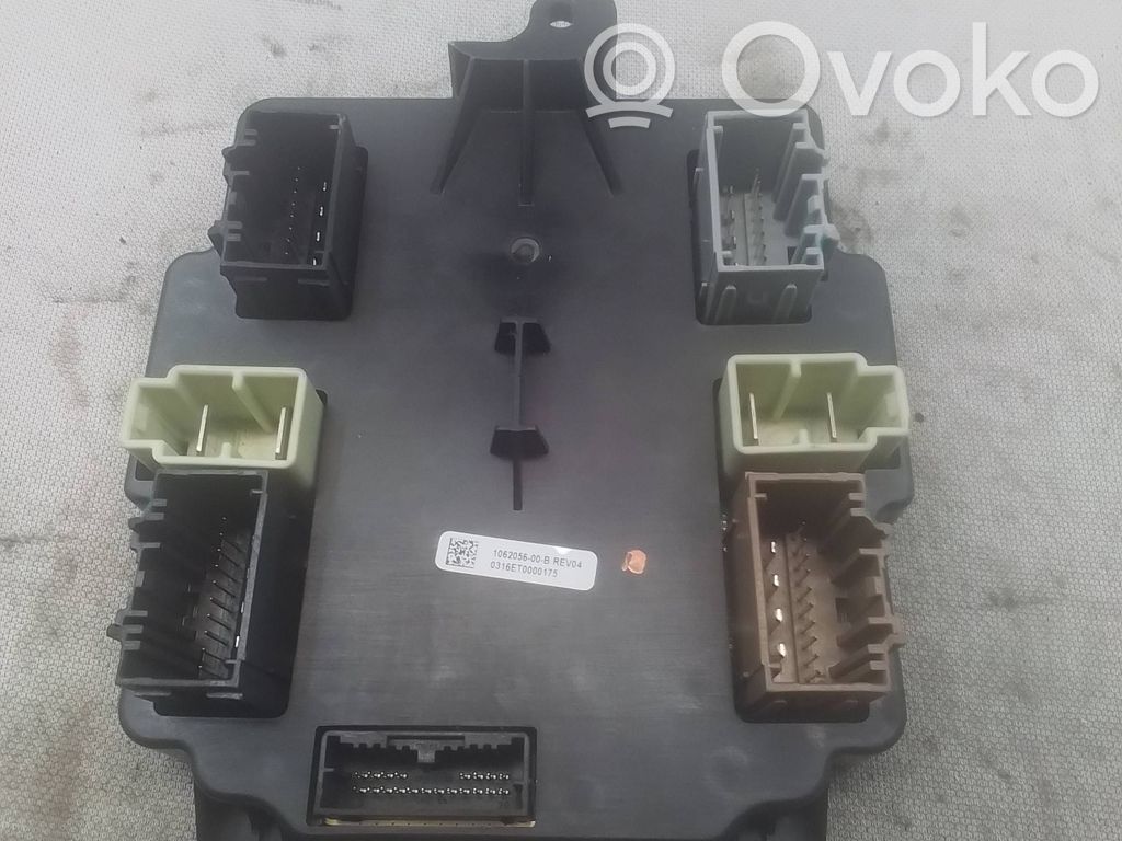 Tesla Model X Door control unit/module 