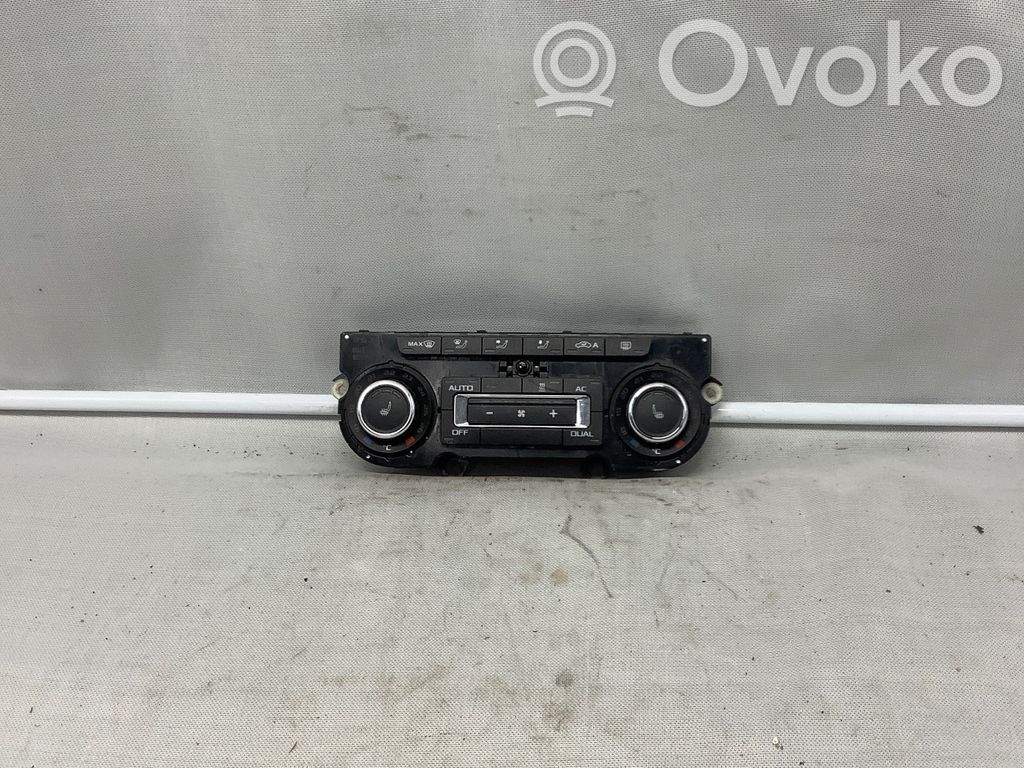 Skoda Octavia Mk2 (1Z) Panel klimatyzacji 