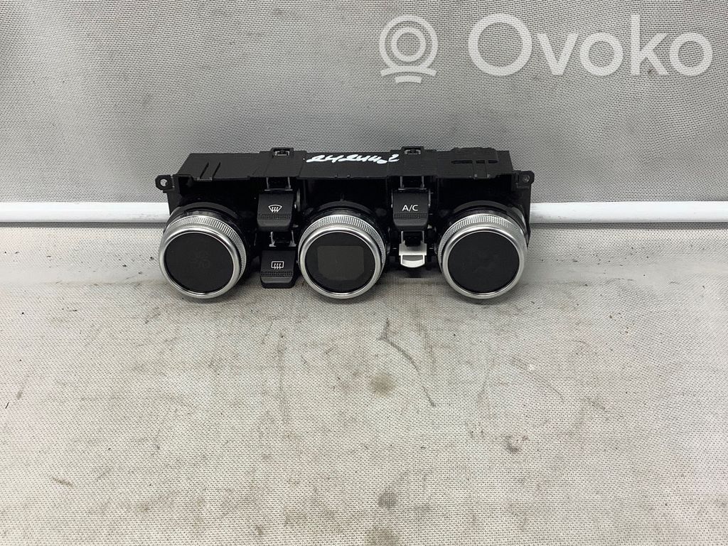 Renault Captur Climate control unit 