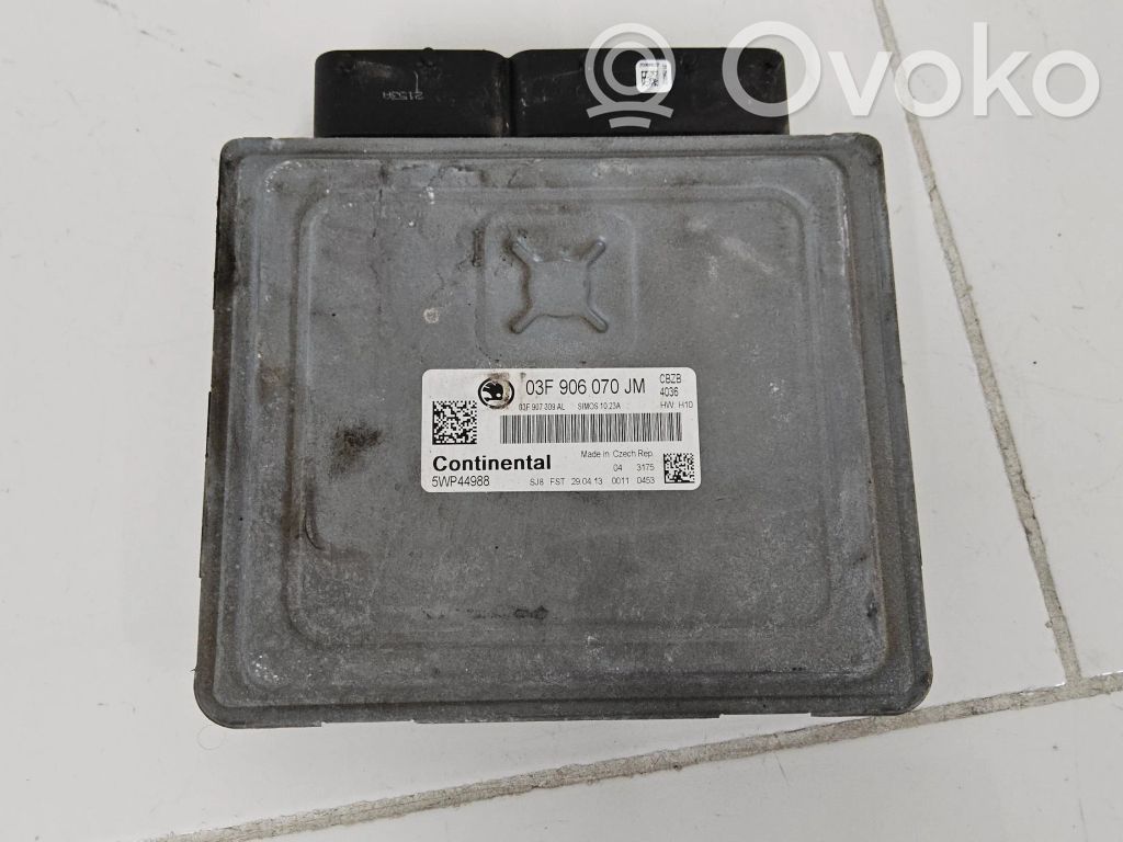 Skoda Fabia Mk2 (5J) Engine control unit/module 