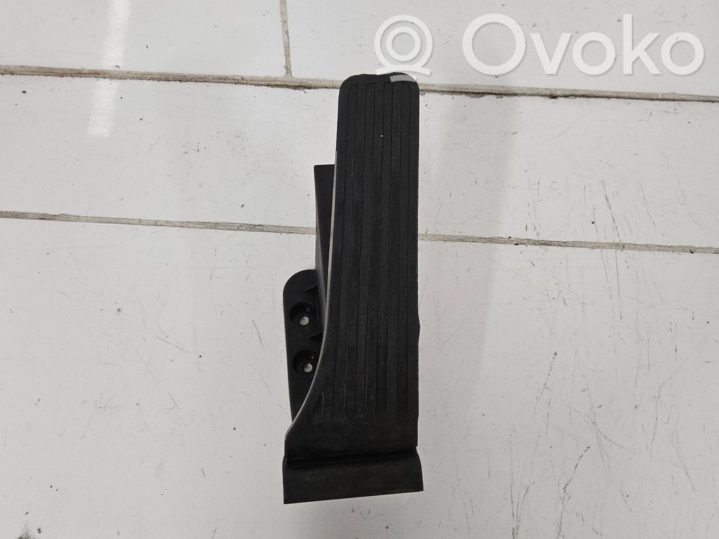 Mercedes-Benz C W204 Accelerator throttle pedal 