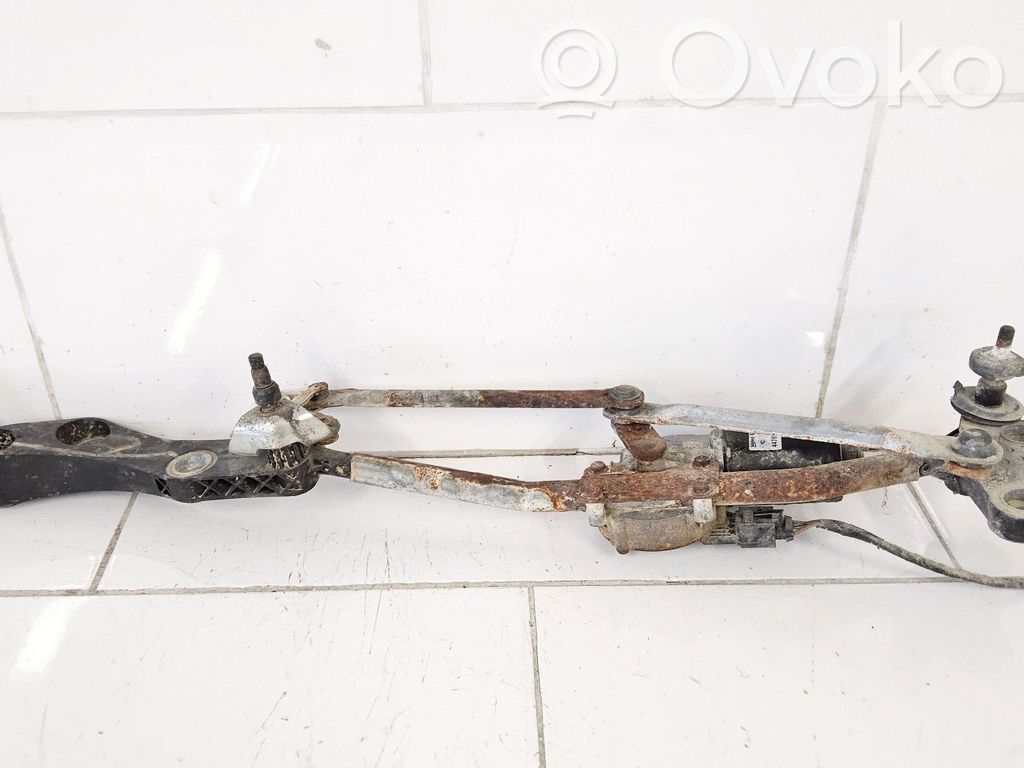 BMW 5 E60 E61 Front wiper linkage and motor 
