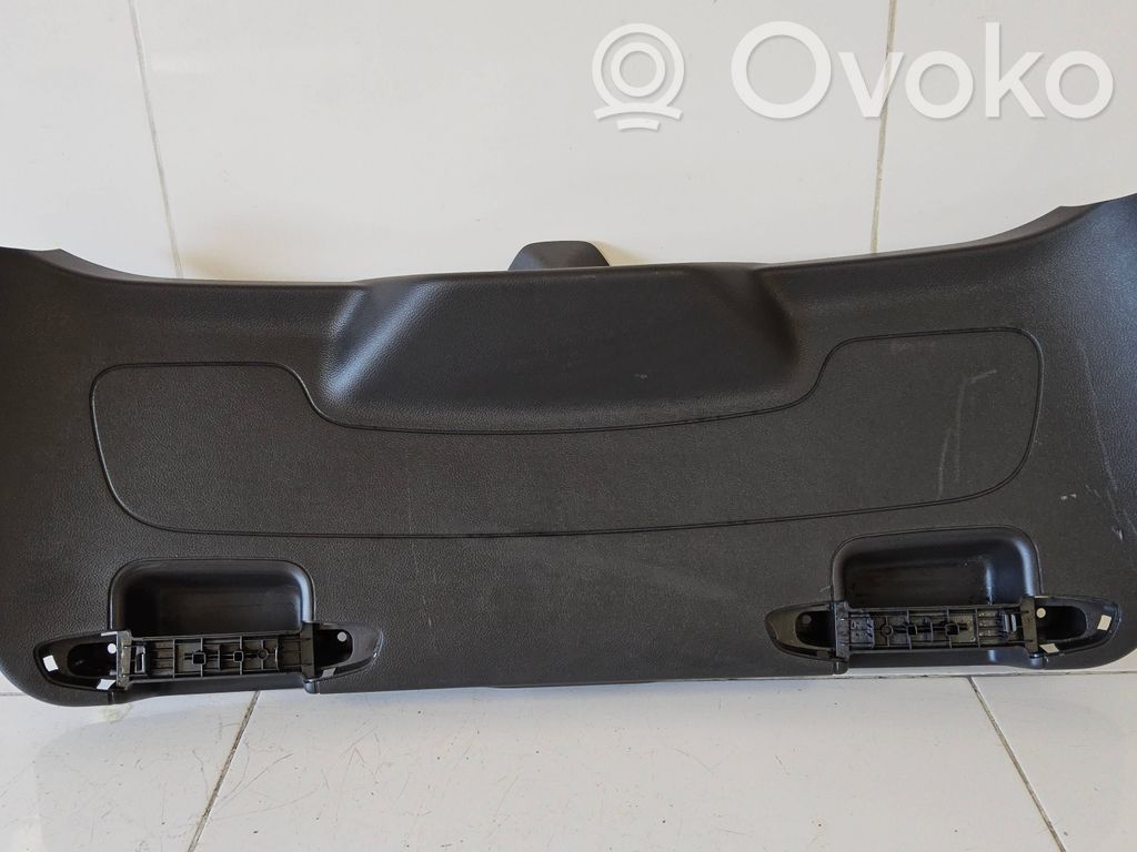 Ford Focus Tailgate trim 