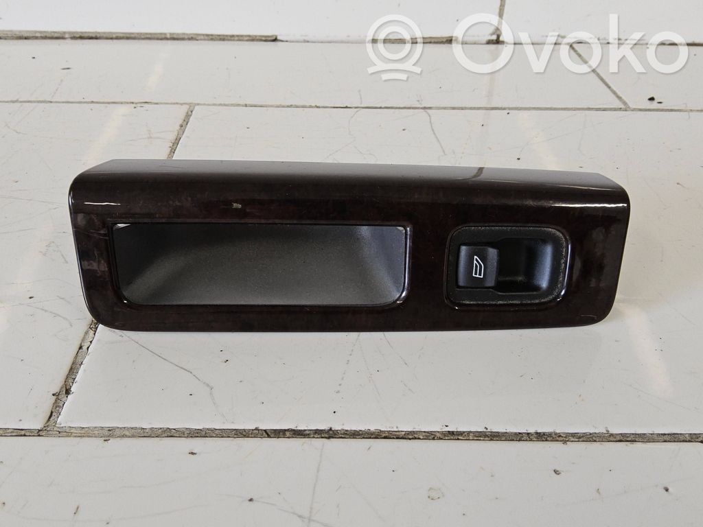 Electric window control switch   8679682,14621