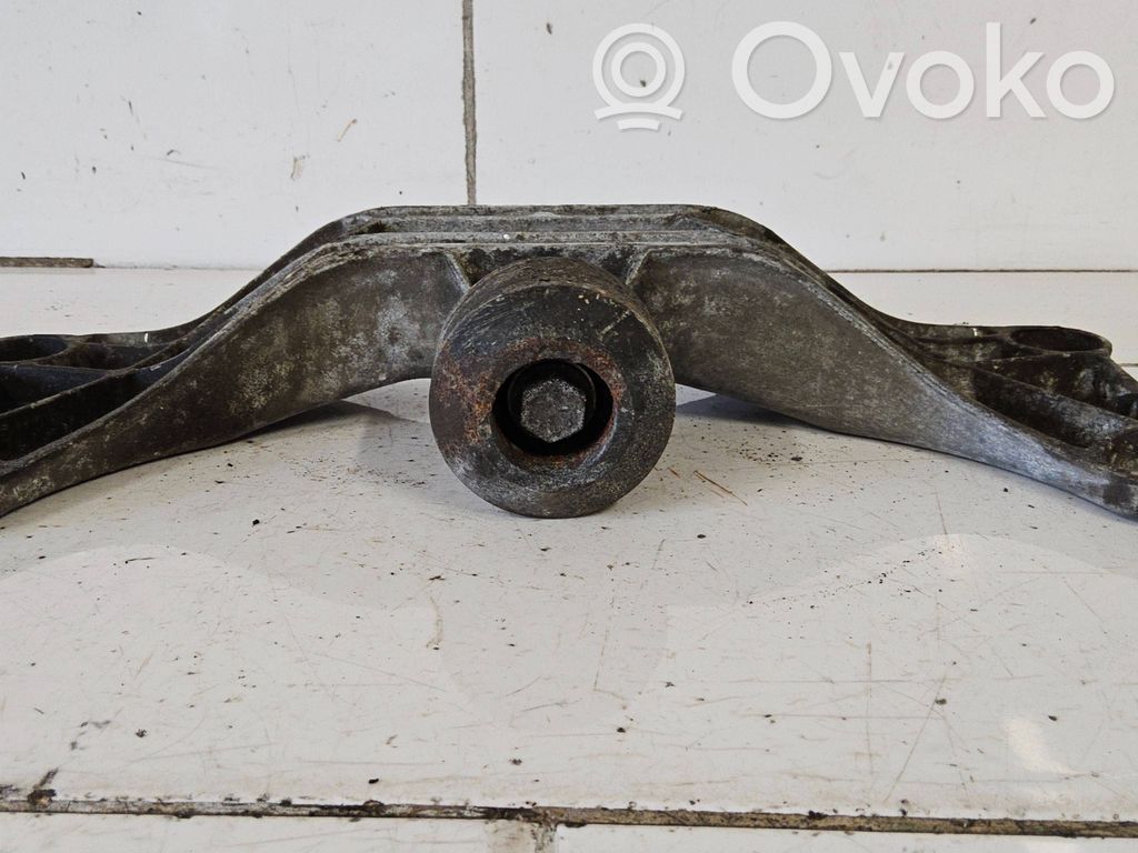 Gearbox mounting bracket   1094781