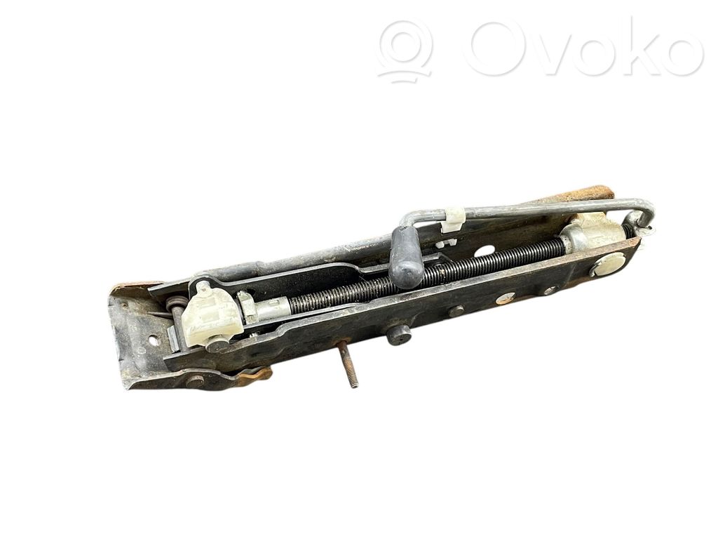 BMW 7 E65 E66 Lift Jack 