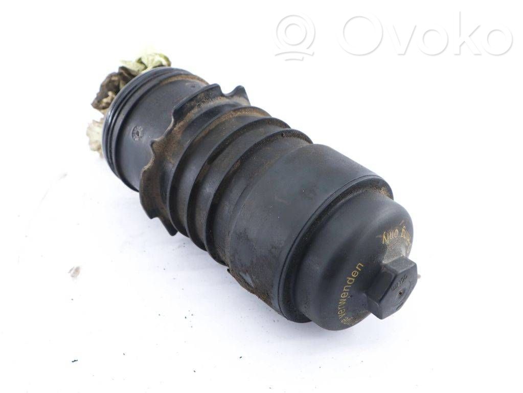 Audi A6 S6 C6 4F Mocowanie / uchwyt filtra oleju 