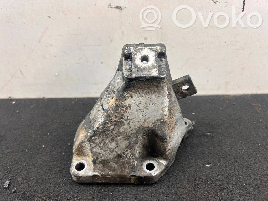 Audi A4 S4 B7 8E 8H Engine mounting bracket 