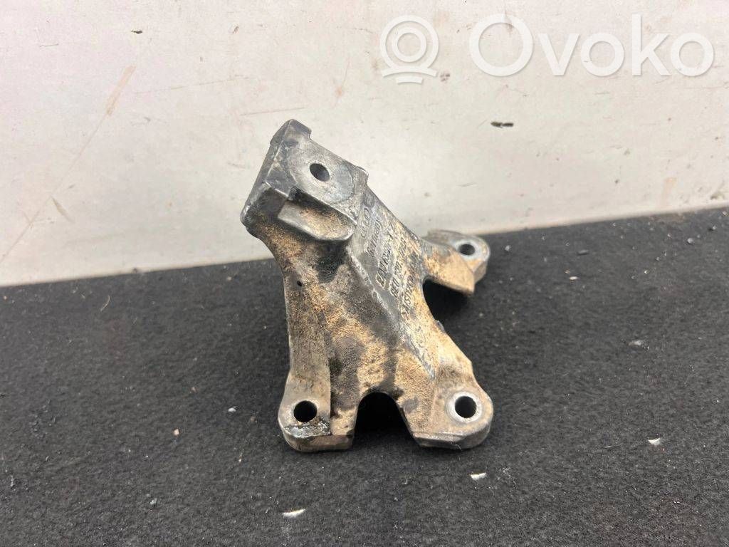 Audi A4 S4 B7 8E 8H Engine mounting bracket 
