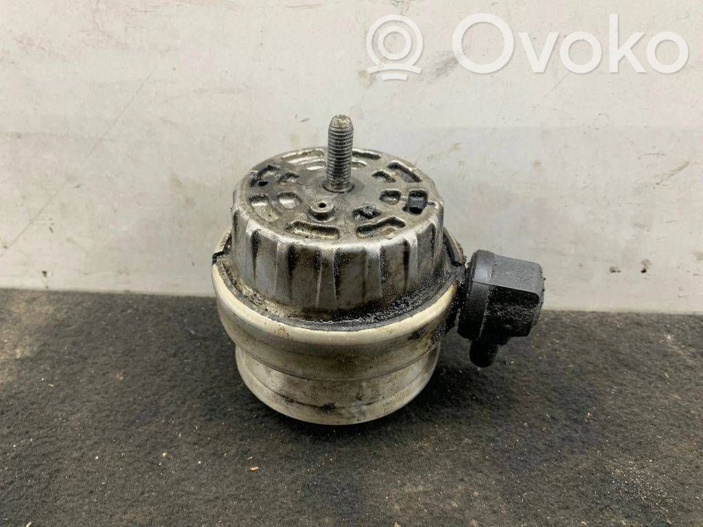 Engine mount bracket   4F0199379