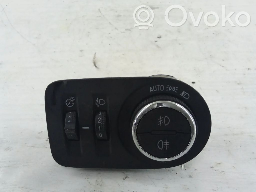 Opel Crossland X Light switch 