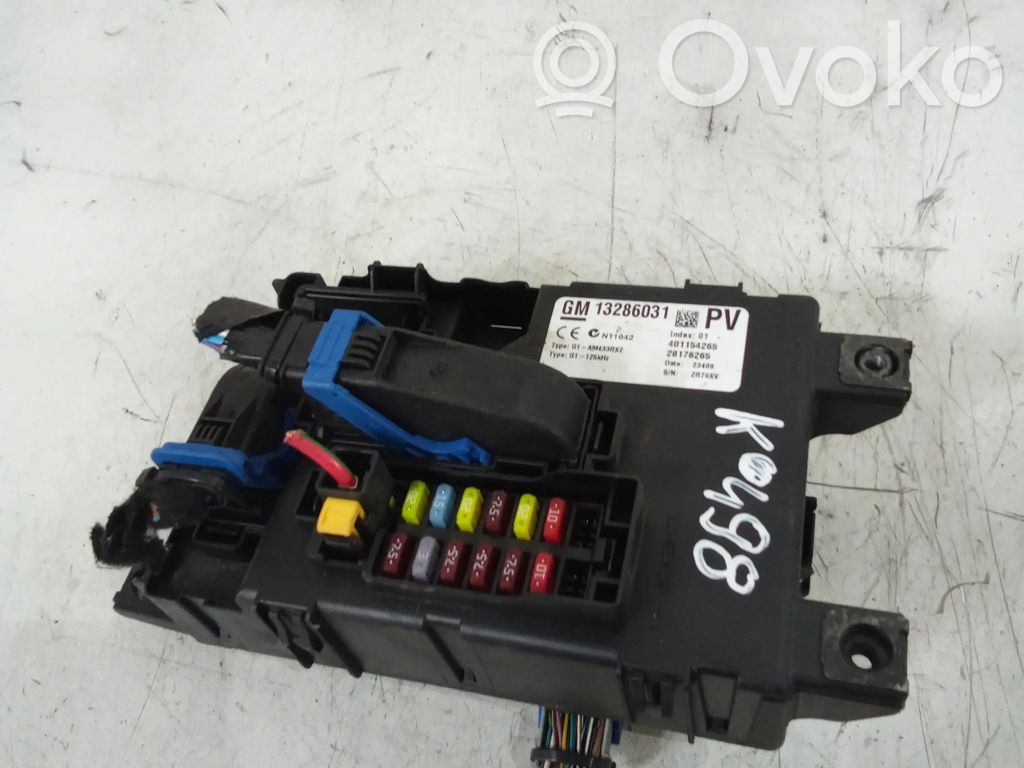 Opel Corsa D Saugiklių blokas 