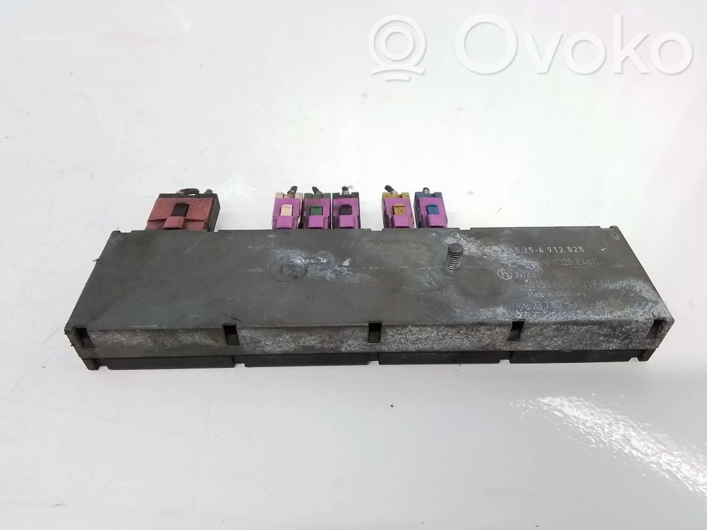 BMW 3 E46 Antenos stiprintuvas 
