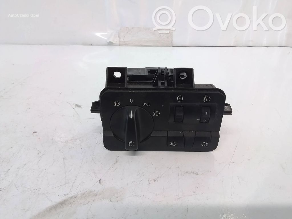 Light switch   6936822,0058639,532228421