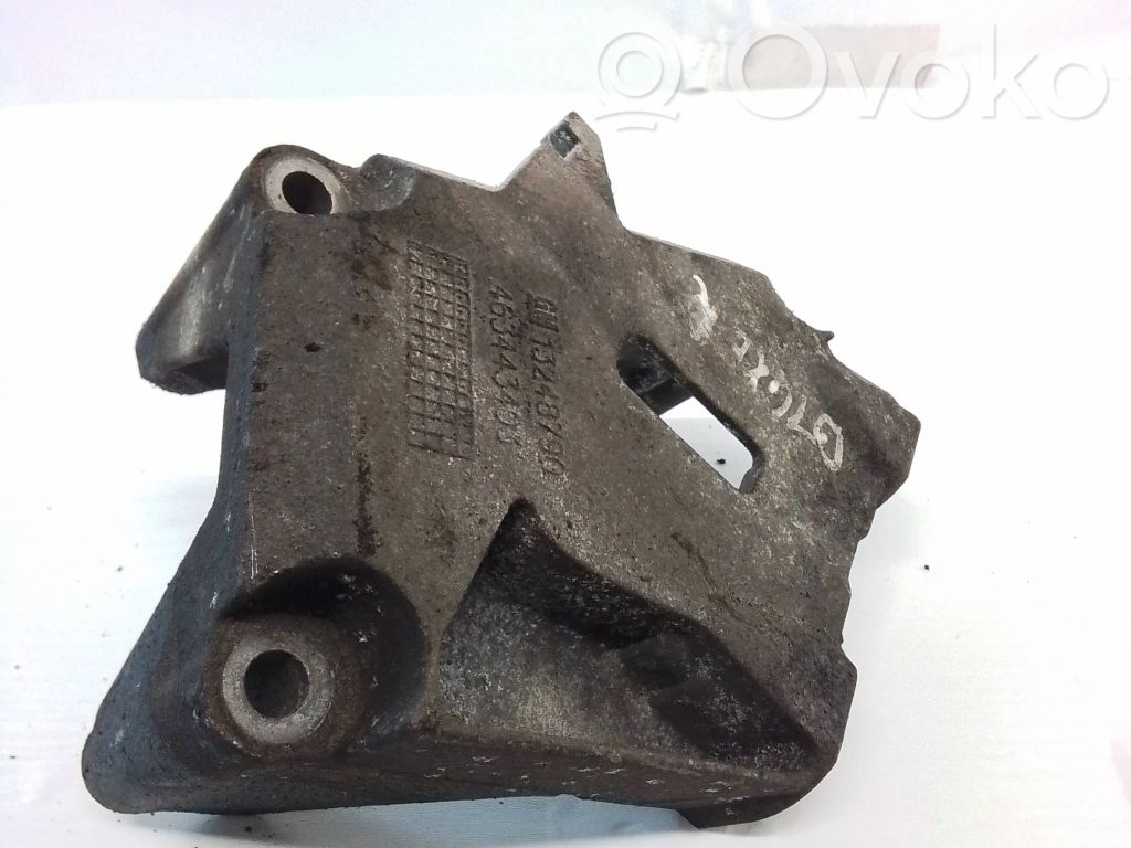 Opel Corsa E Engine mounting bracket 