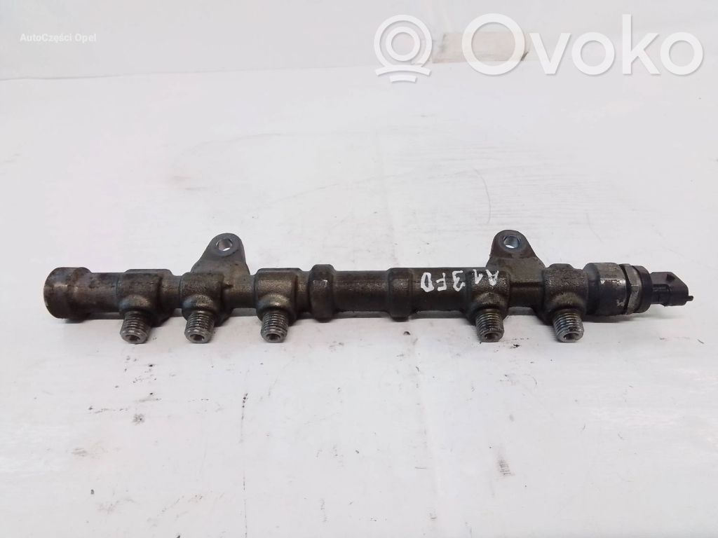 Opel Combo D Listwa wtryskowa 
