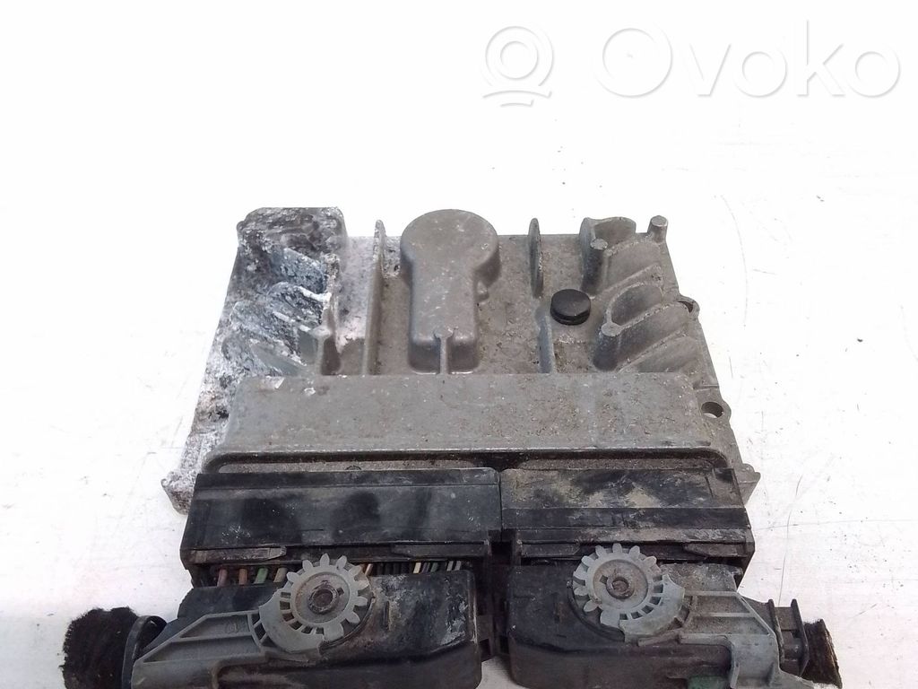 Opel Meriva B Engine control unit/module 