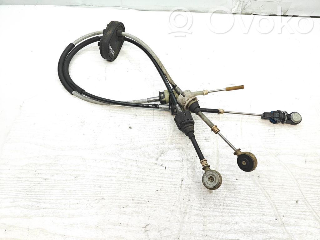 Opel Insignia A Gear shift cable linkage 